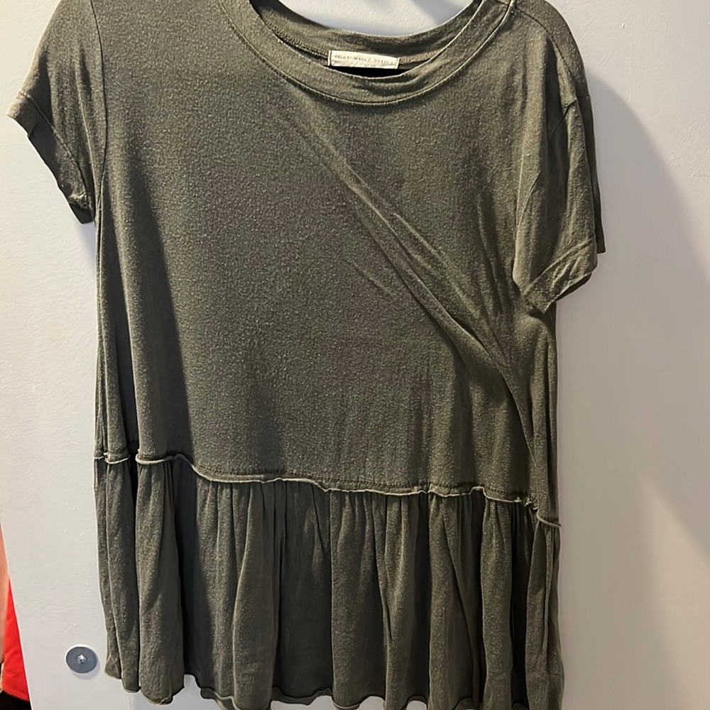 Grey t shirt with flowy bottom size S